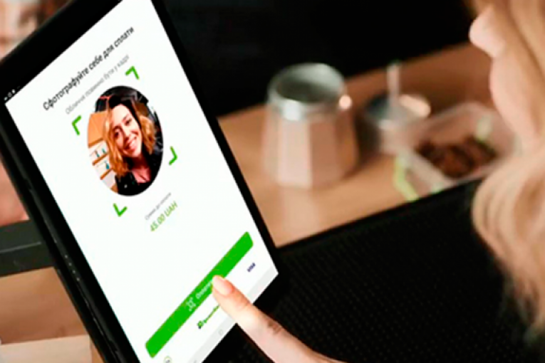 Оплата «лицом» и QR-коды на билбордах: какие IT-новшества уже активно применяются в бизнесе